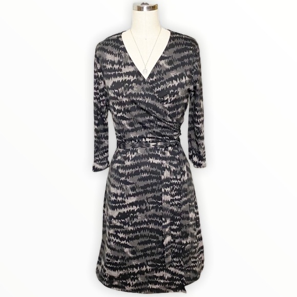 LuLaRoe Wrap Dress Black Gray Tie Dye Michelle Nwt - Picture 1 of 9